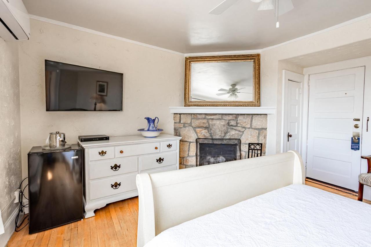 Echo Mountain Inn Hendersonville Buitenkant foto